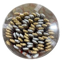Storz Relief-Weihnachtsmann Weiß 80 × 12,5 g – Weiße Schokolade, massive Weihnachtsfiguren 1 kg
